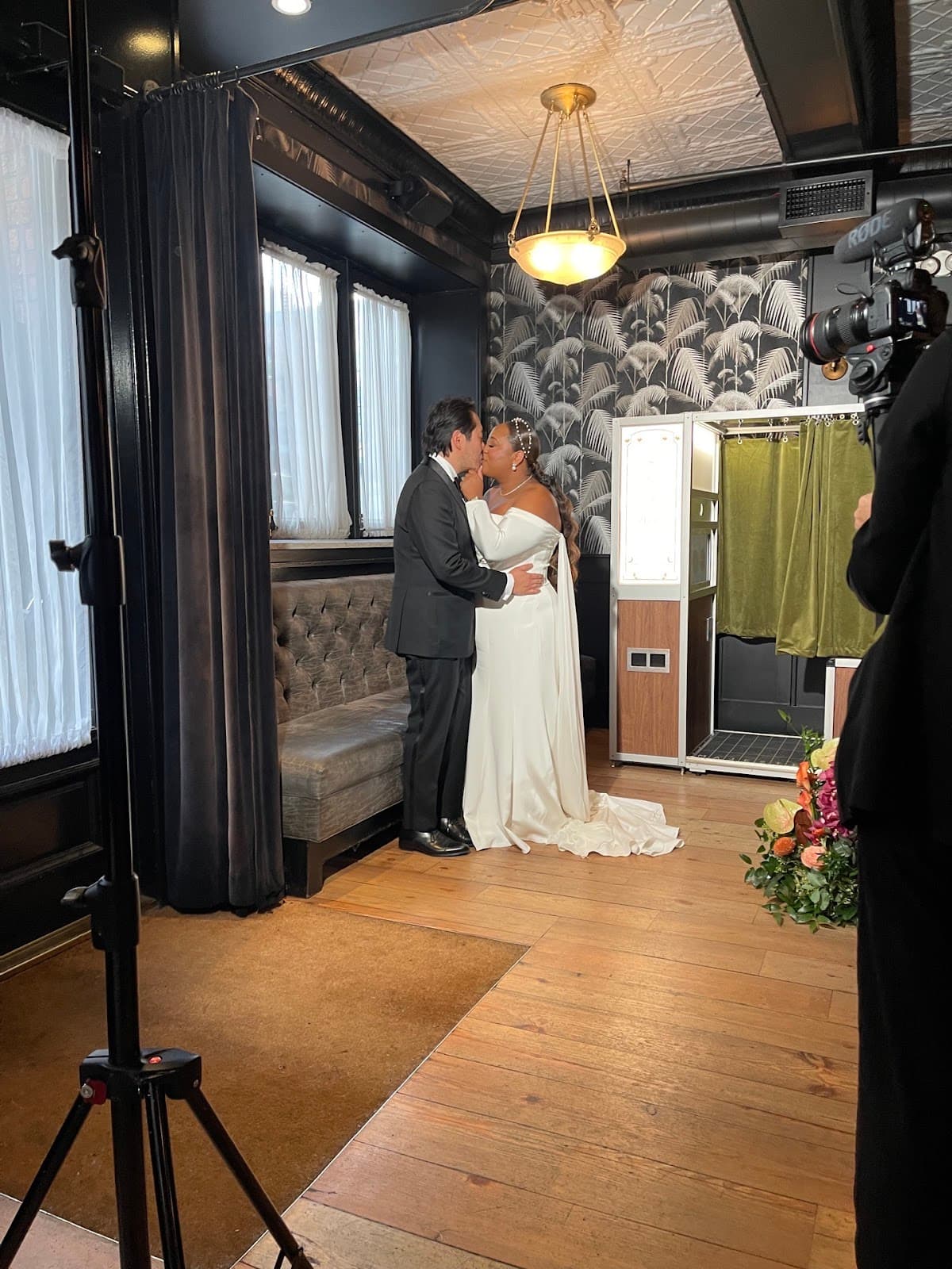 Vintage Photo Booths Brooklyn - Image 1