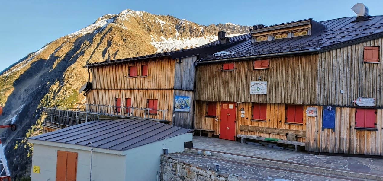 Sulzenau Hütte - Image 1
