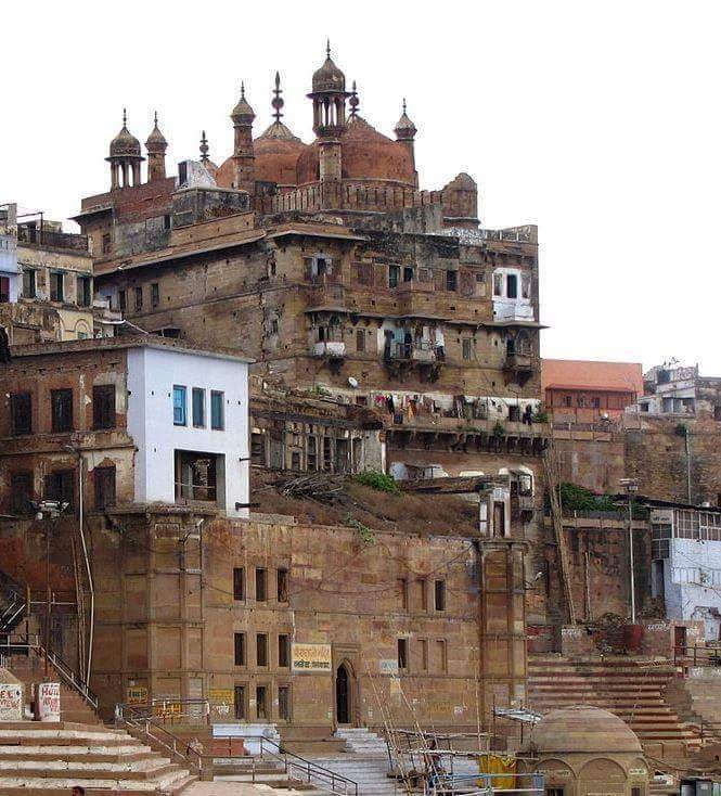 Alamgir Mosque / Aurangzeb Mosque - Image 1