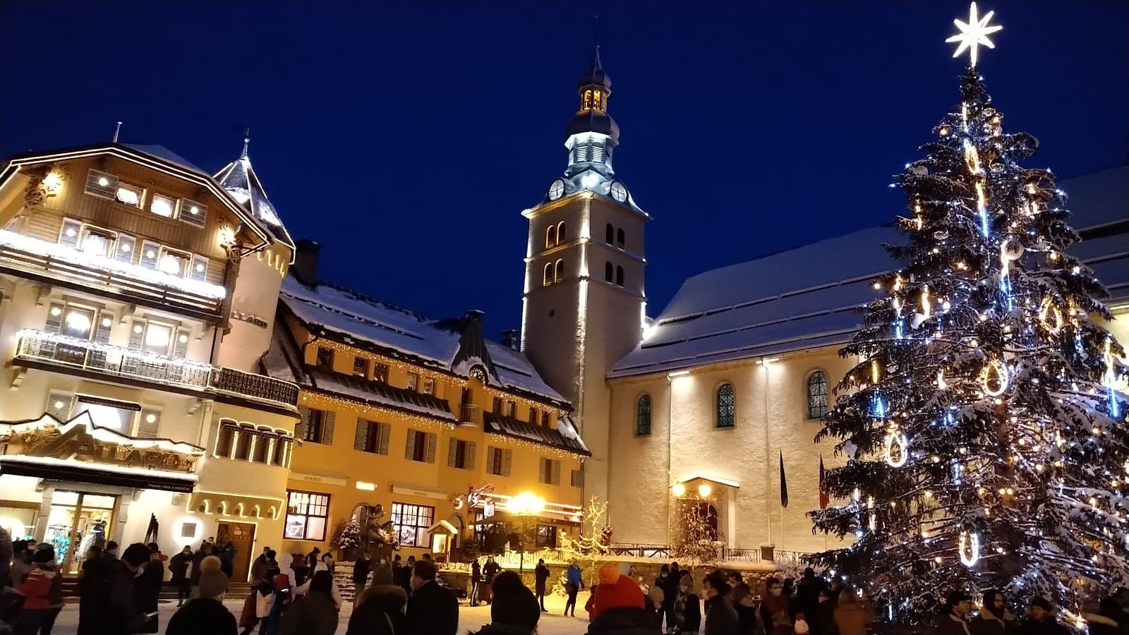Place de l'Église Megève - Image 1