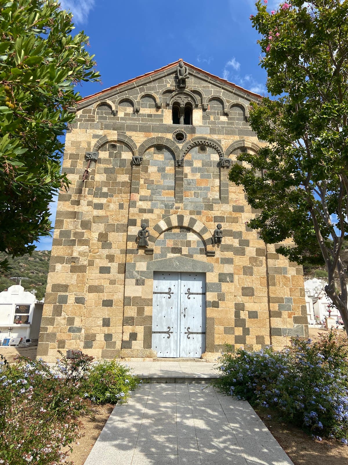 Aregno Trinity Church (Église de la Trinité et San Giovanni) - Image 1