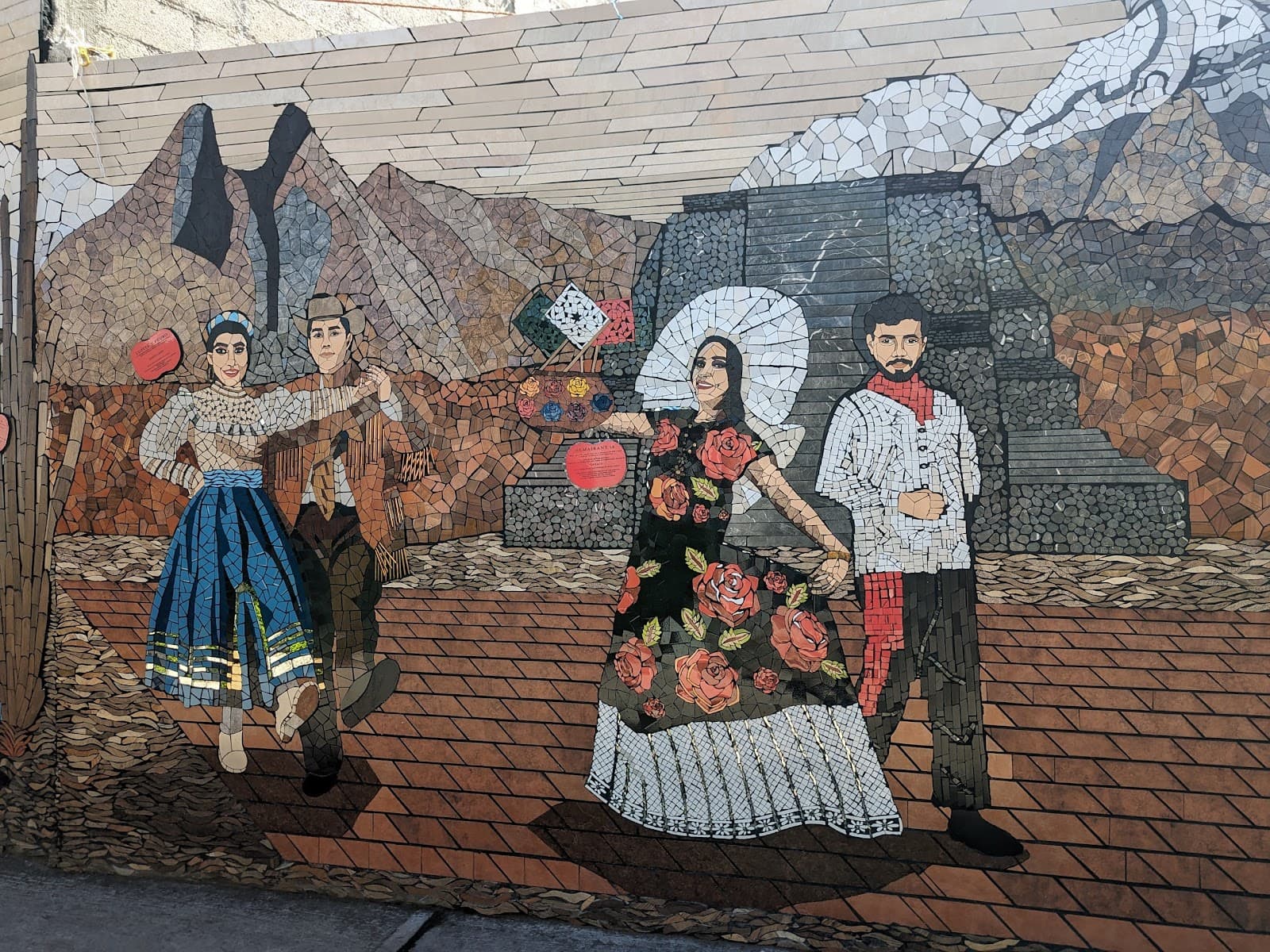 Vitromurales del Panteón Municipal - Image 1