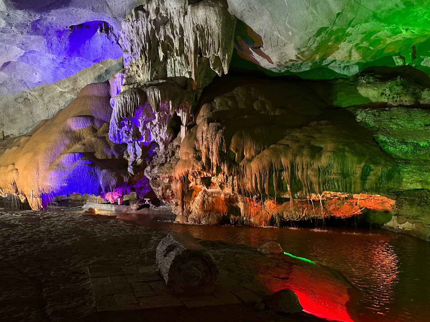 Tham Pha Nang Khoi Cave - Image 1