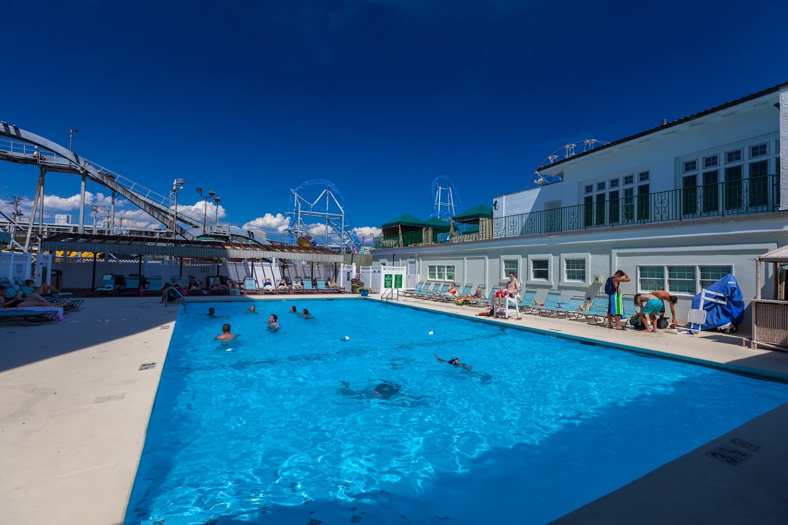 Flanders Hotel - Image 1