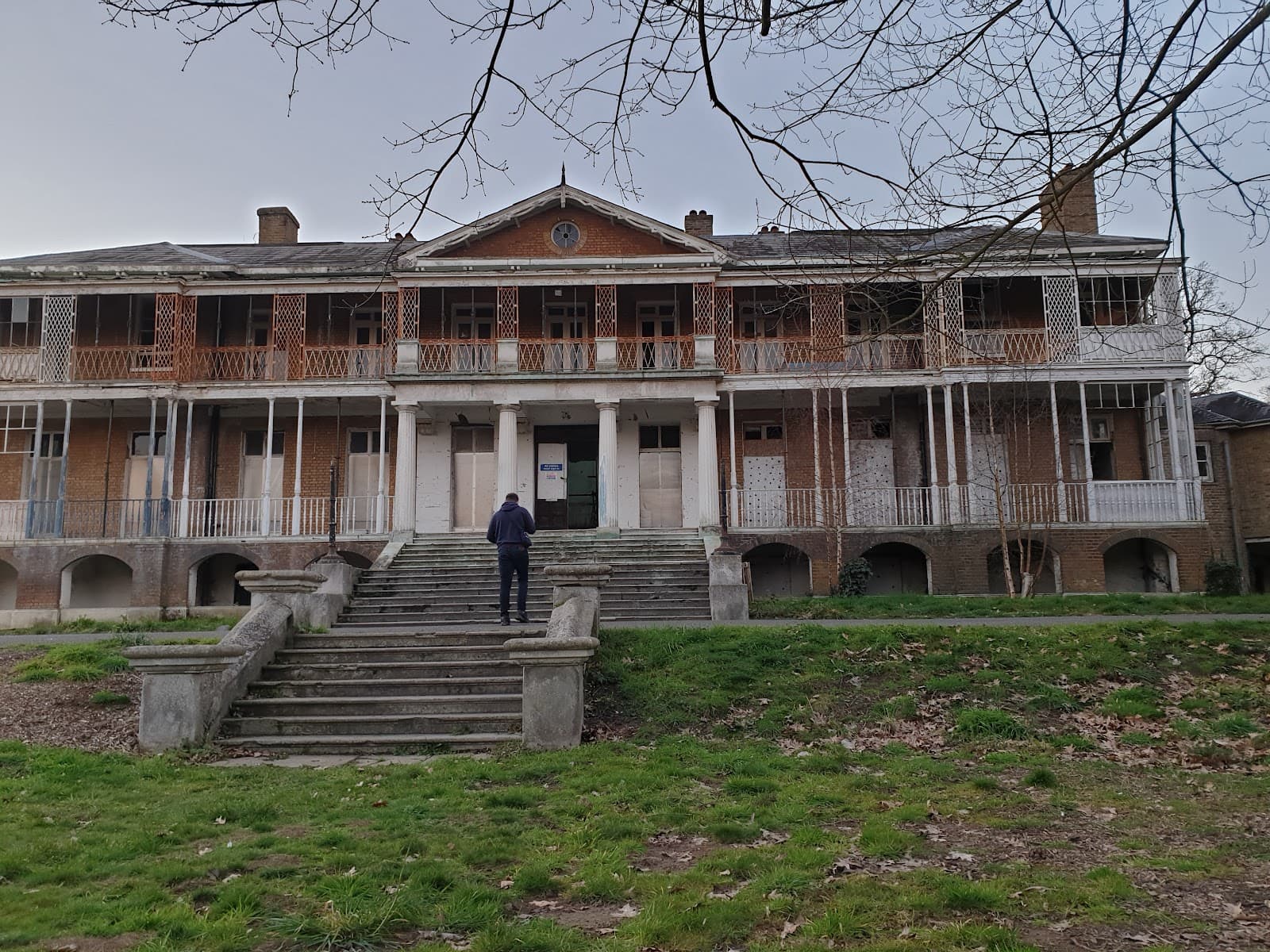 Hanworth Park - Image 1