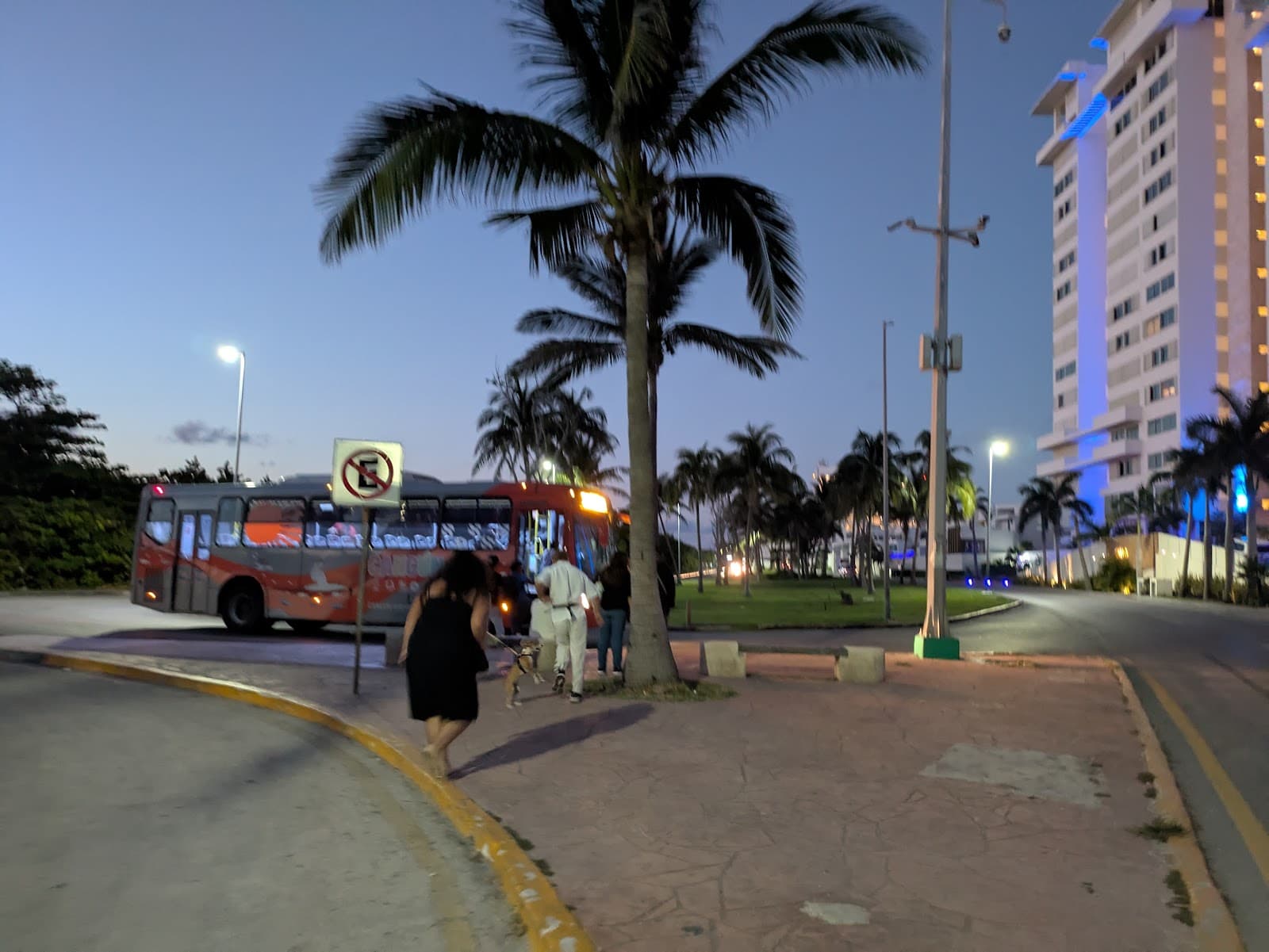 R1/R2 Bus Route - Image 1