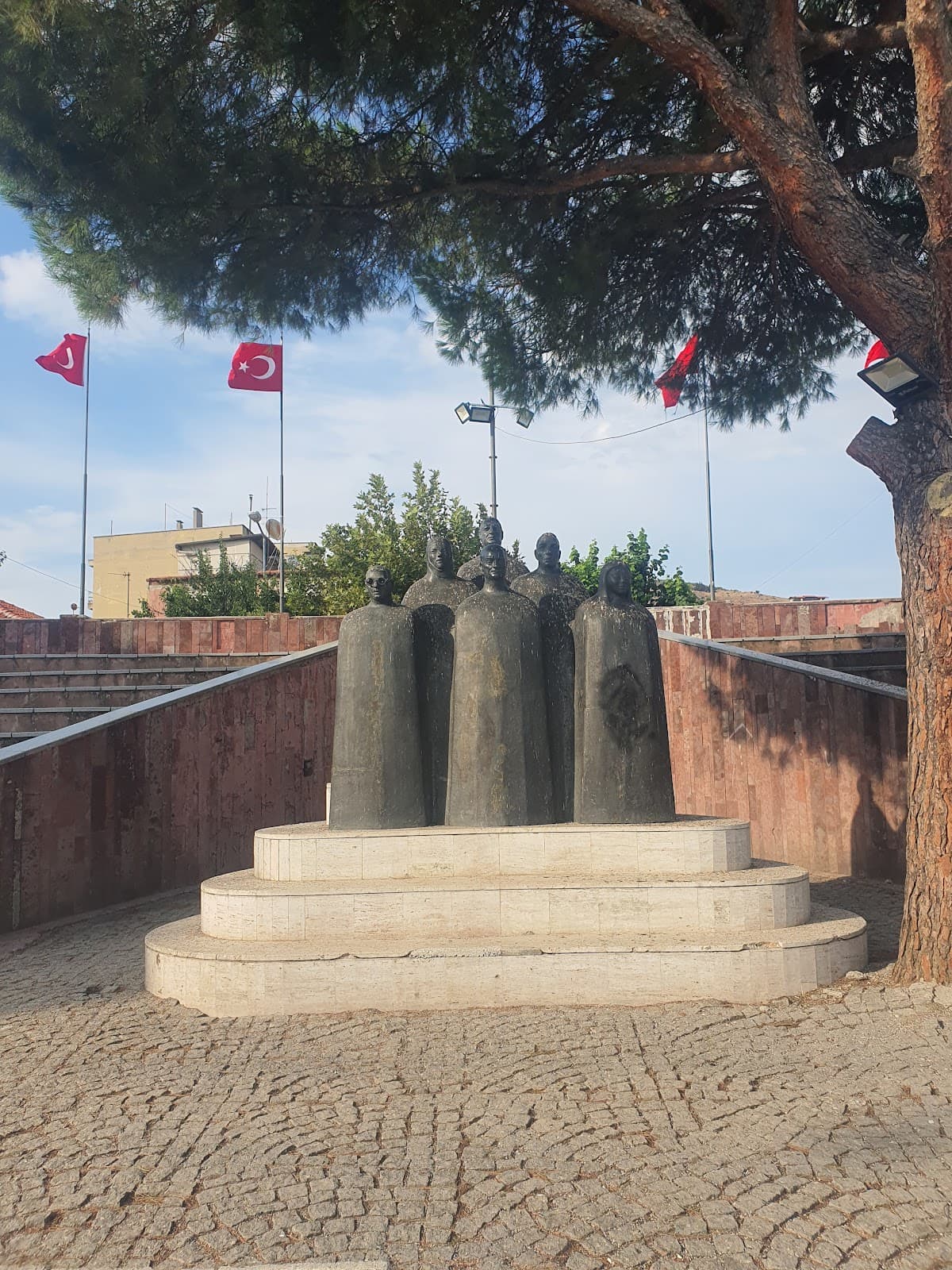 Cumhuriyet Square (Bergama) - Image 1