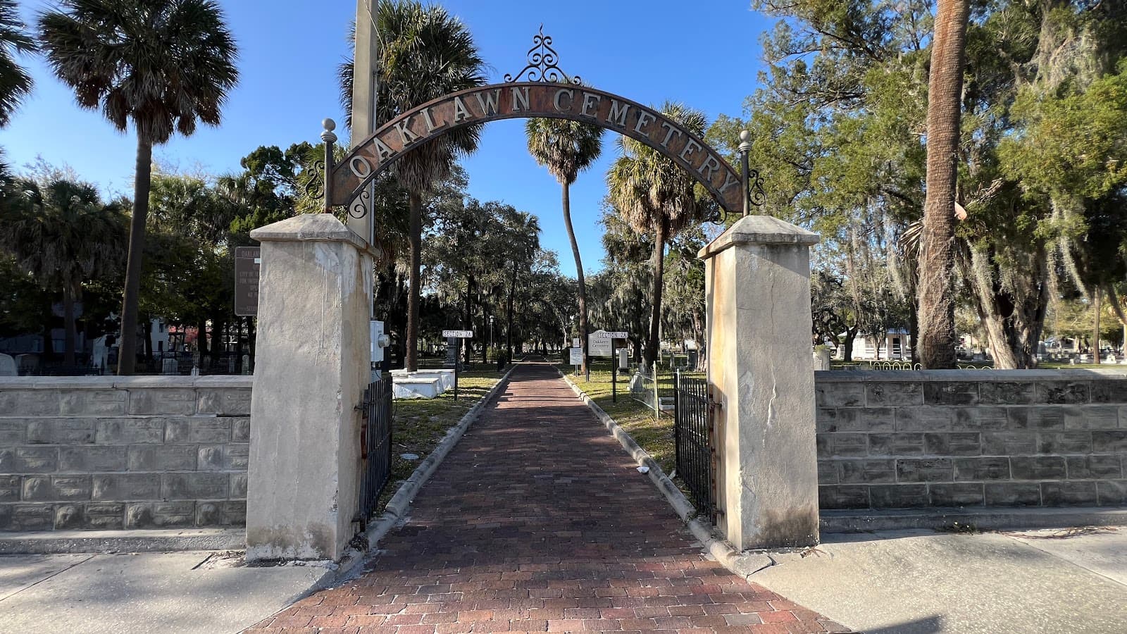 Oaklawn Cemetery - Image 1
