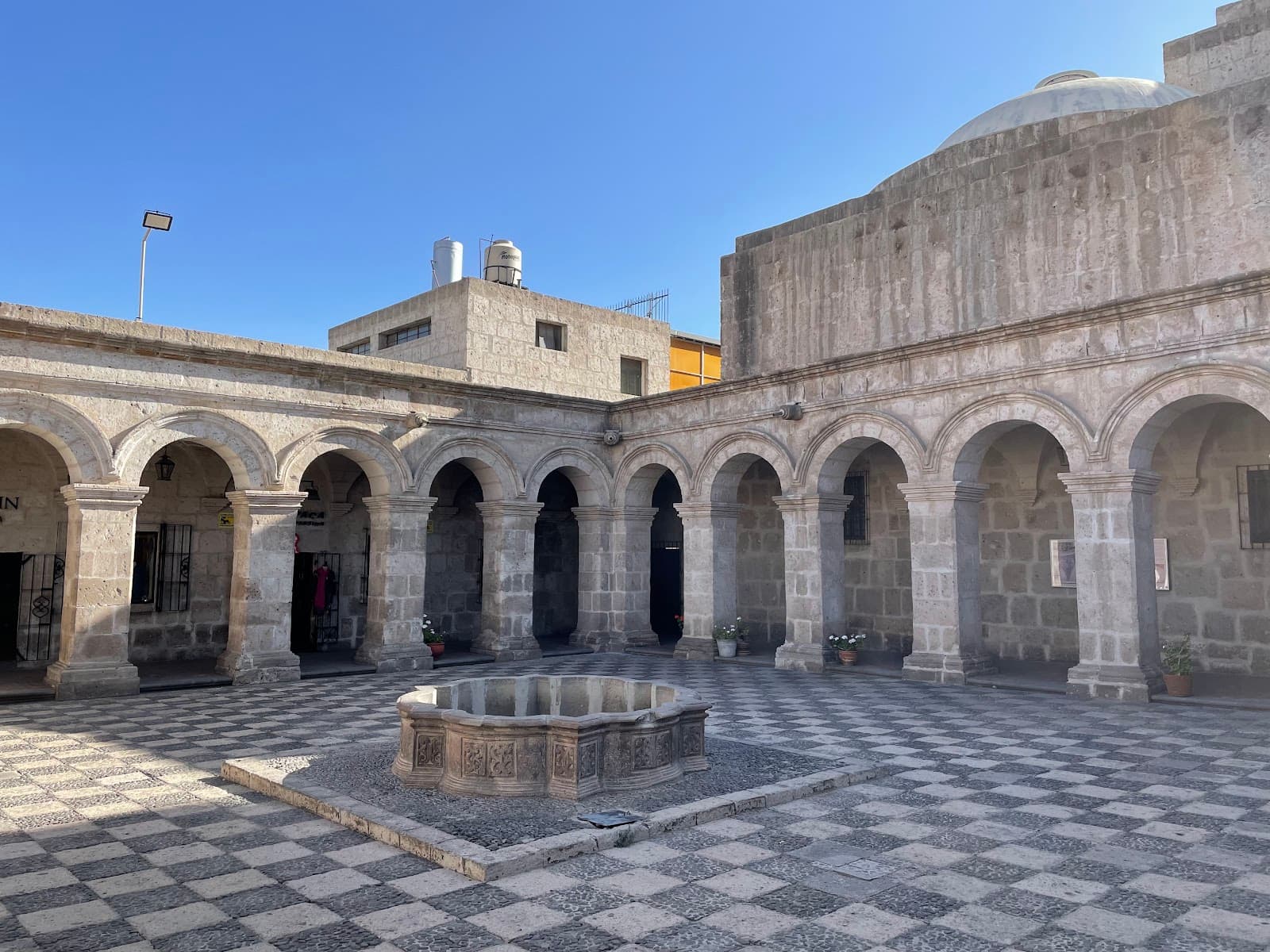 Cloisters La Compañía - Image 1