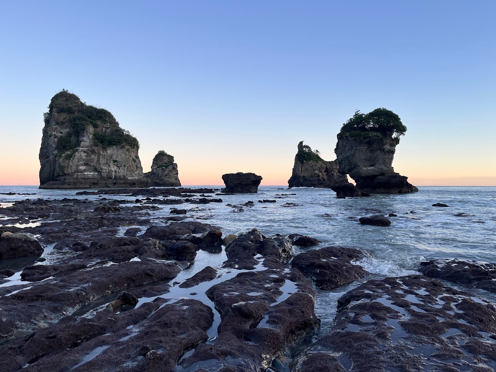 Motukiekie Beach & Sea Stacks - Image 1