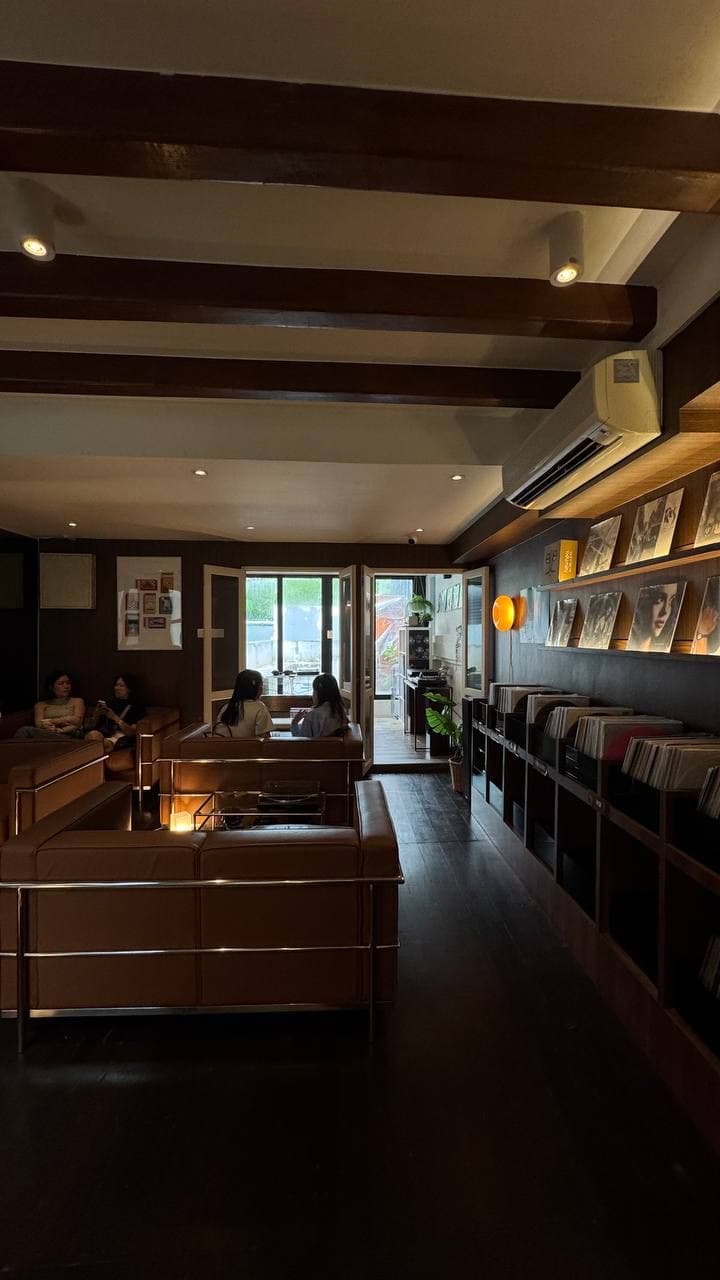 Slow Boat Records - Image 1