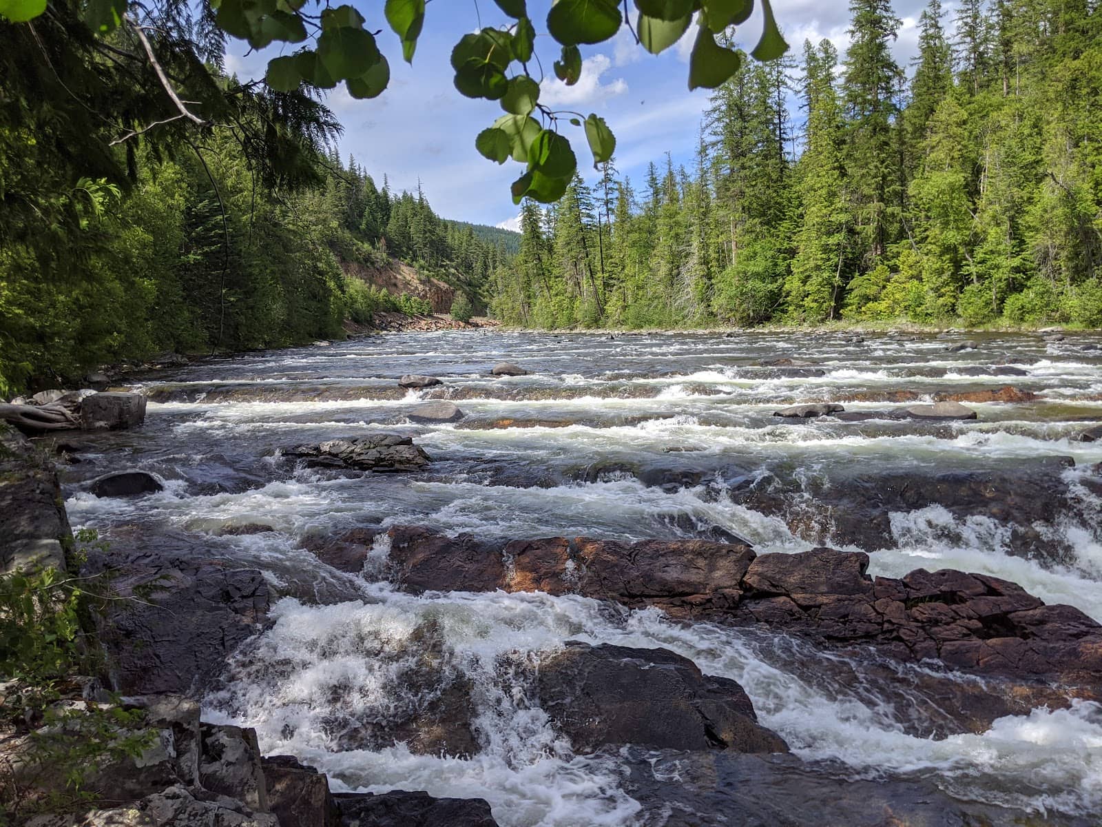 Scenic River Road Access