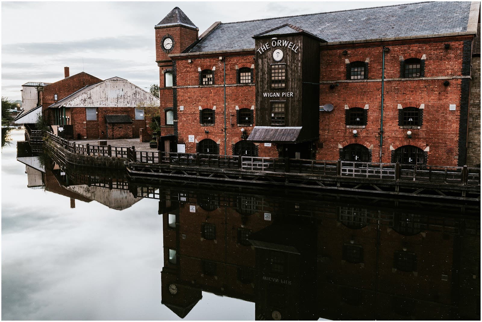 Wigan Flight (21 Locks) - Image 1
