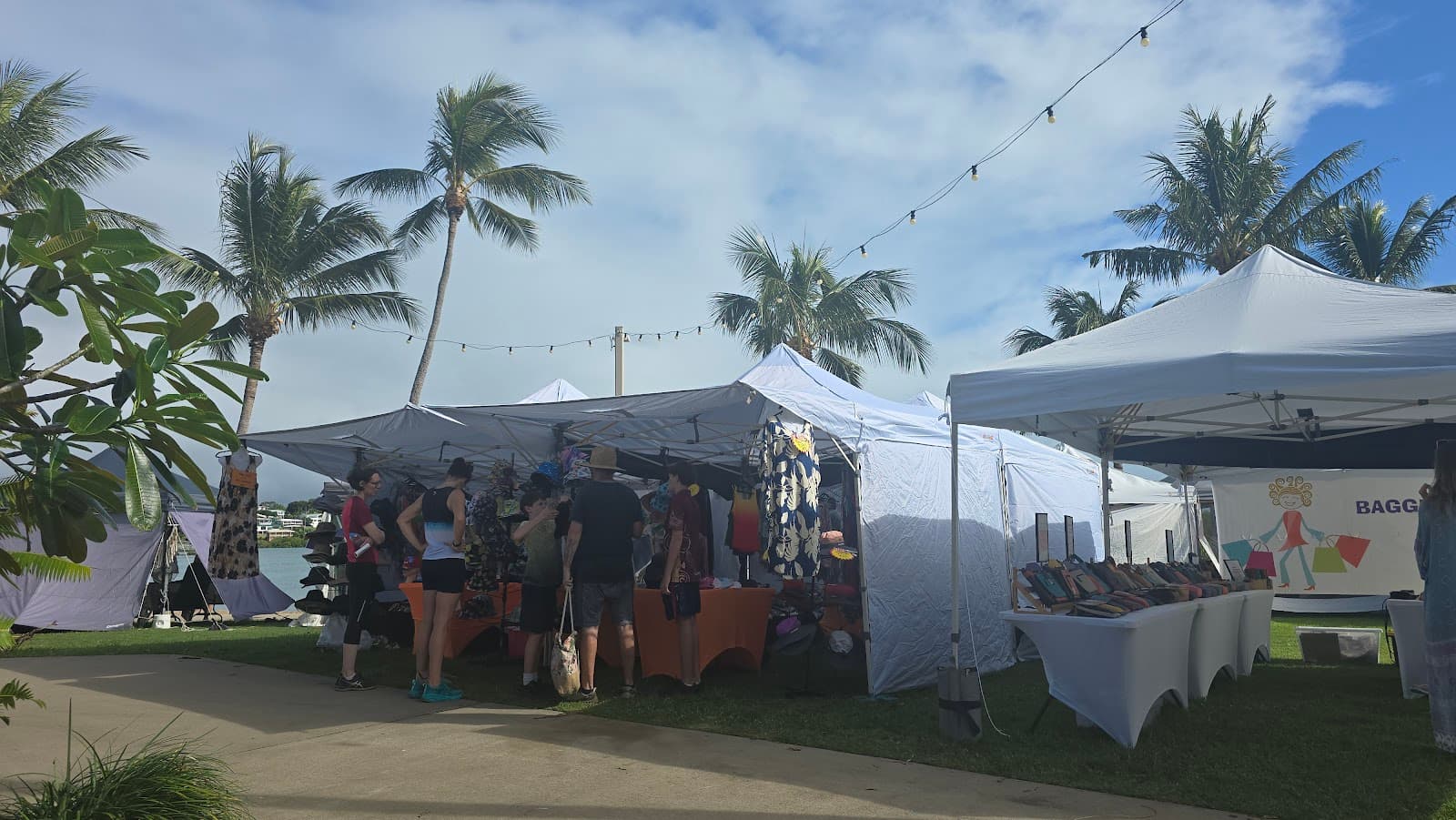 Airlie Beach Markets - Image 1