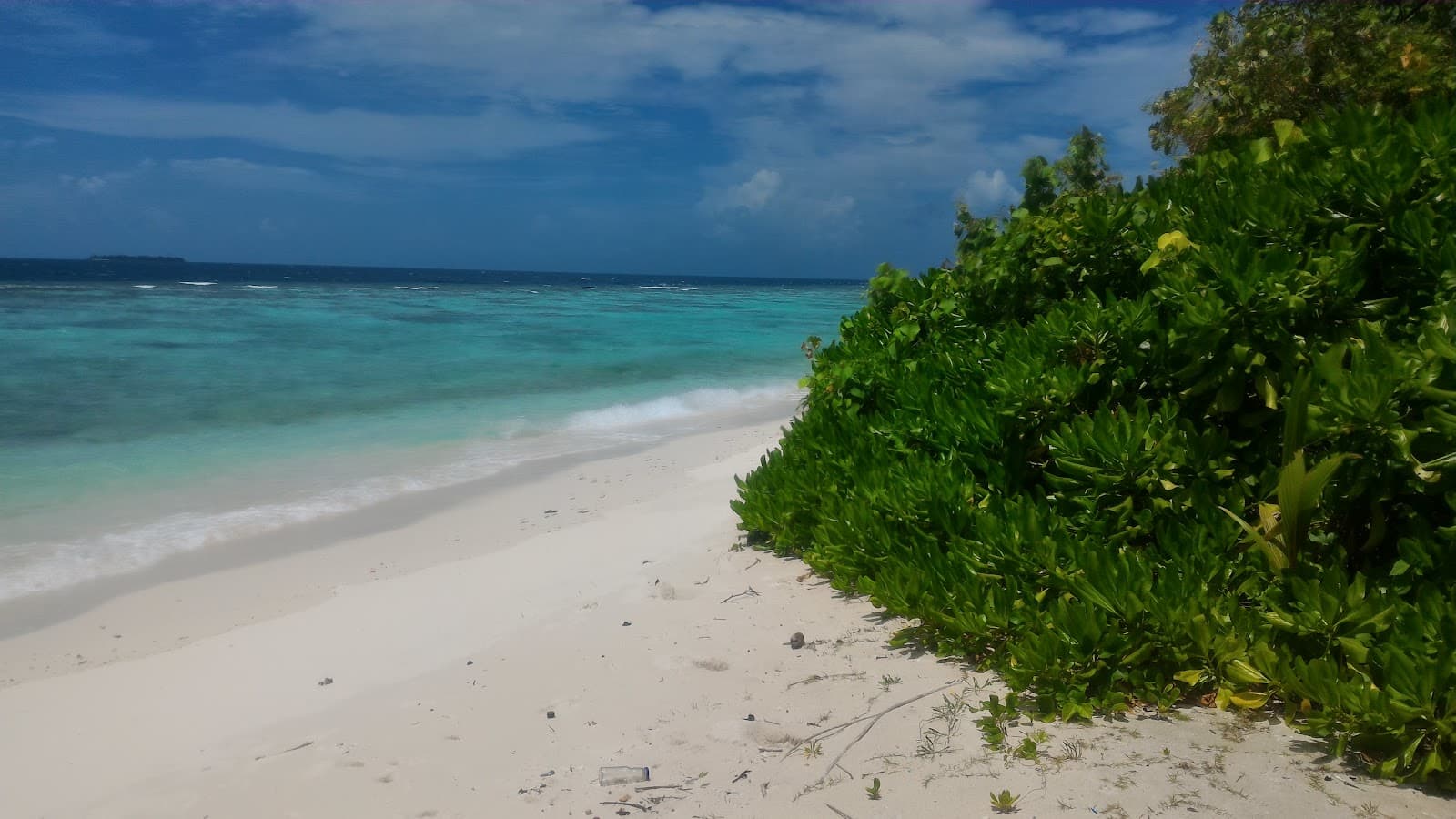 Omadhoo Island - Image 1