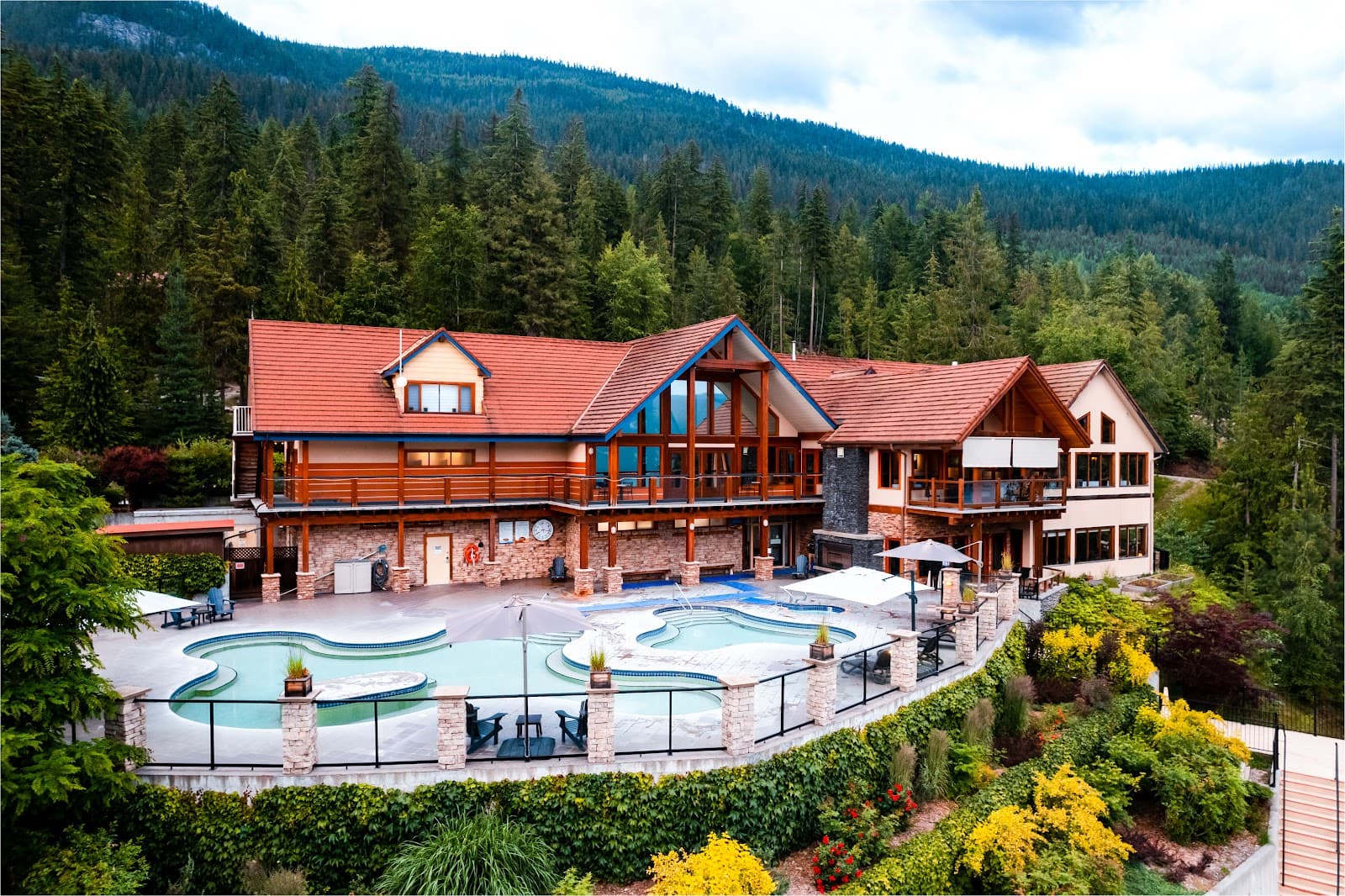 Halcyon Hot Springs - Image 1