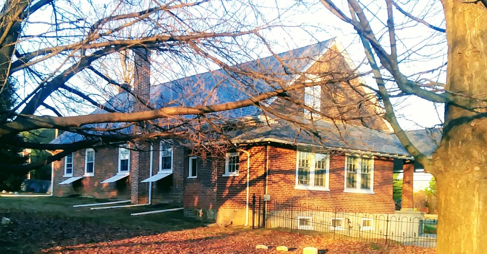 New Garden Friends Meetinghouse - Image 1