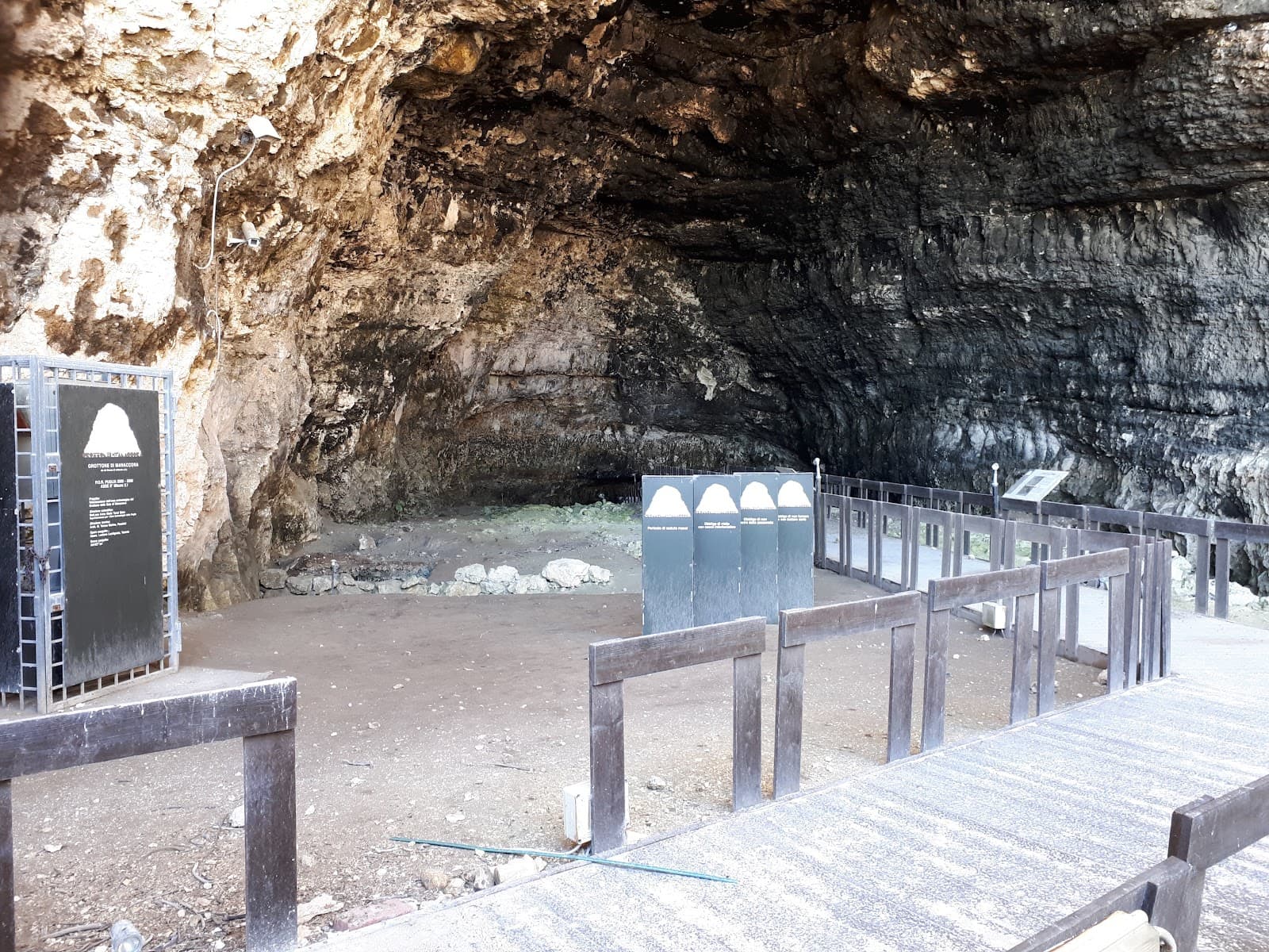 Grotta Manaccora Archaeological Cave - Image 1