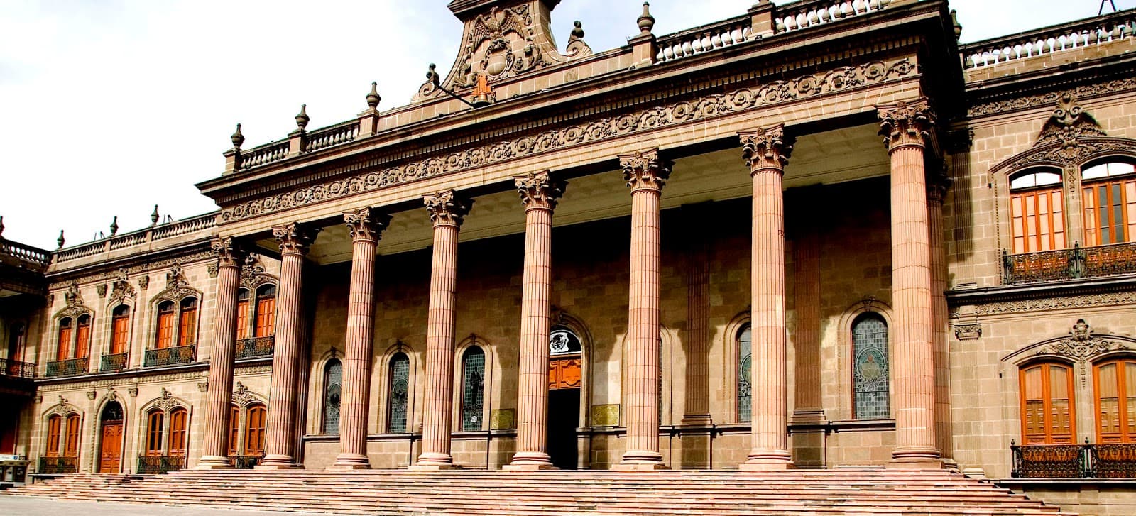 Government Palace Museum - Image 1