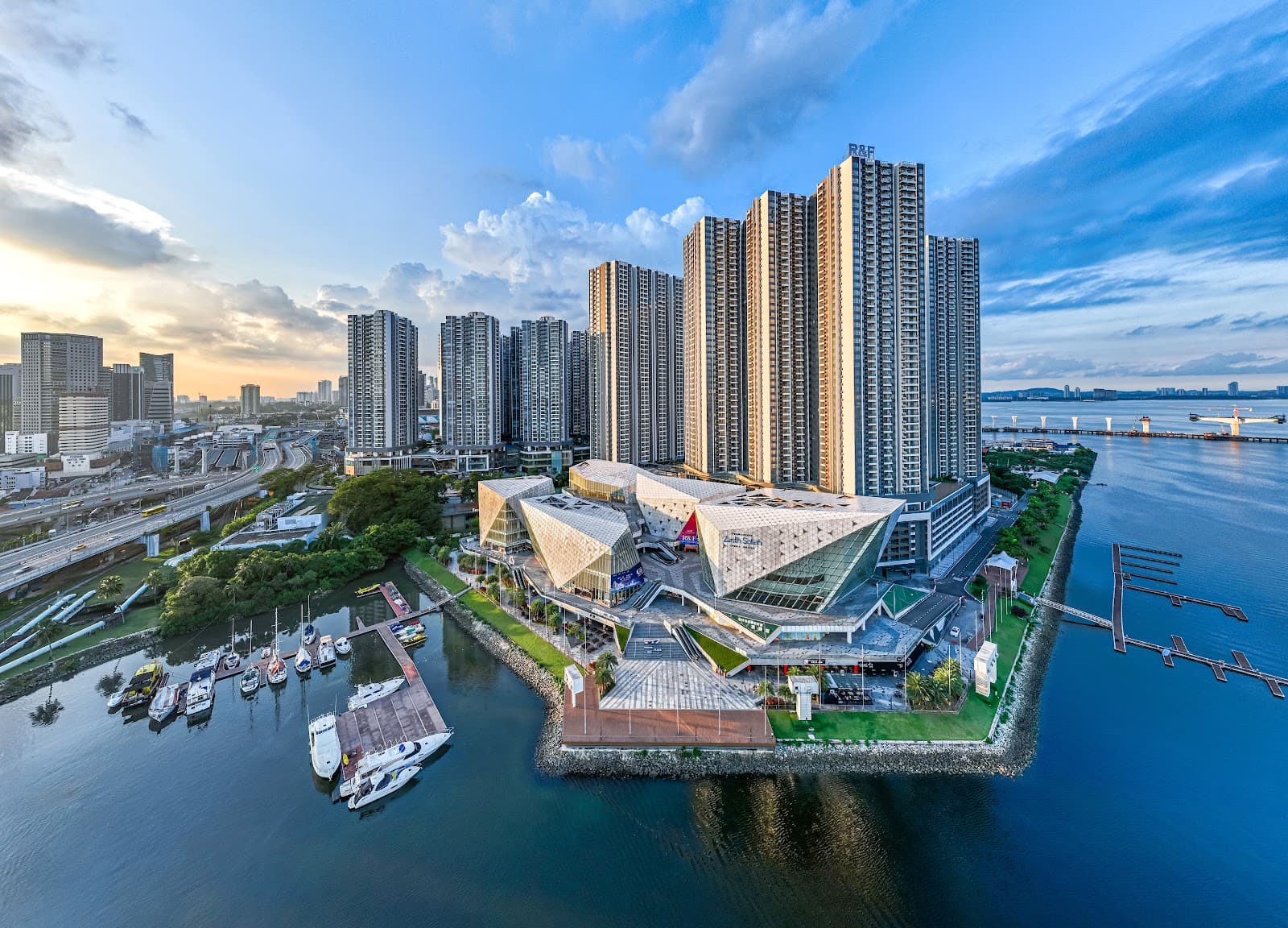 R&F Princess Cove Marina Promenade - Image 1