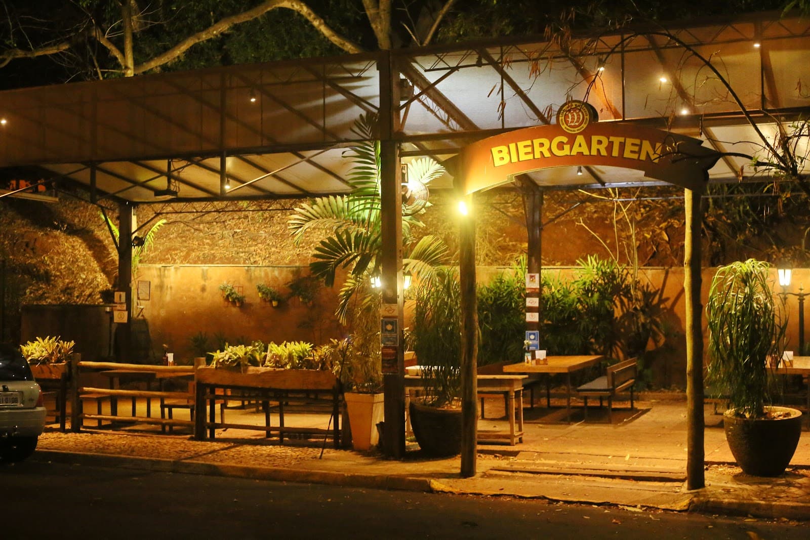 Walfänger Biergarten - Image 1