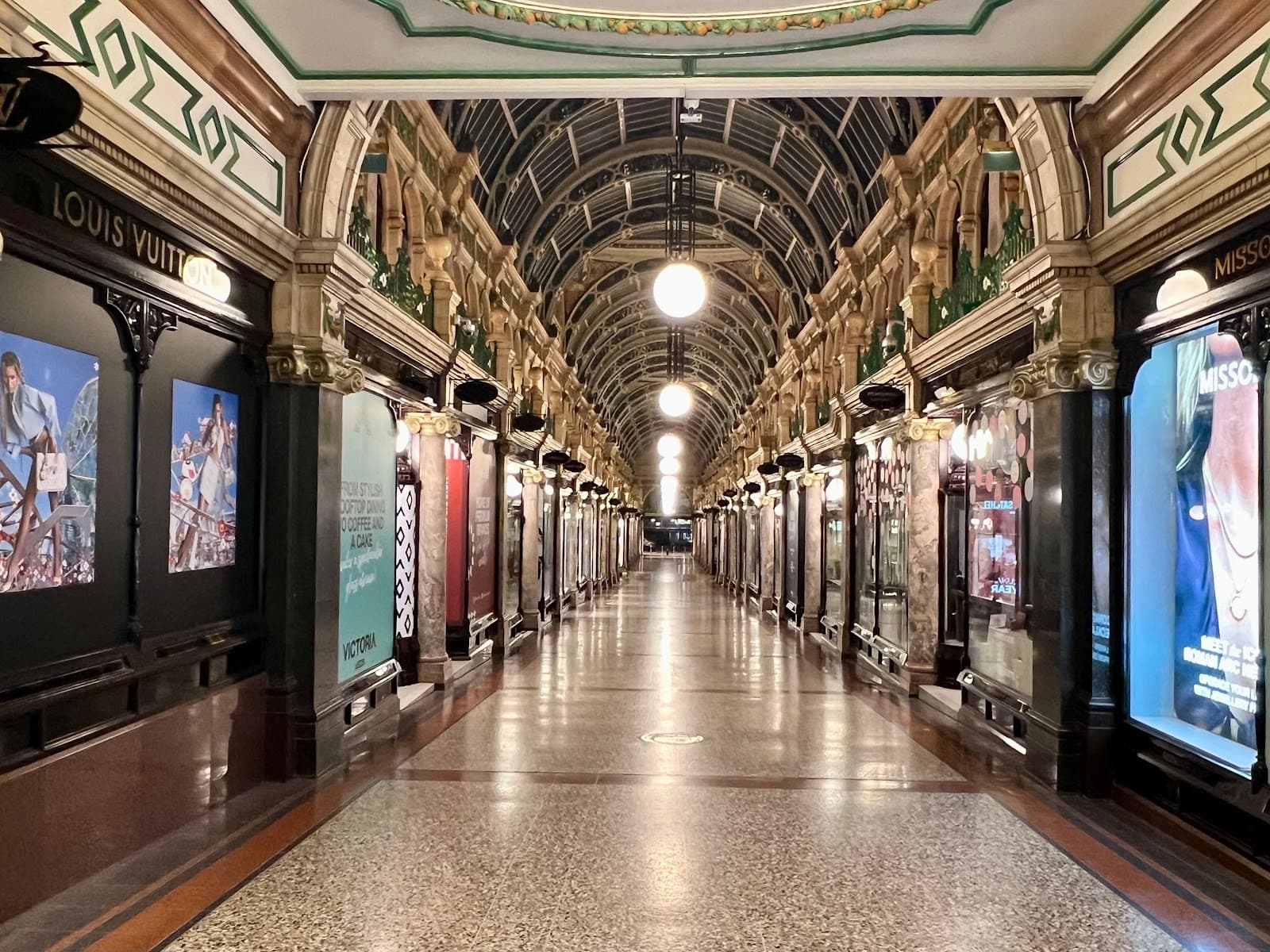 Queen's Arcade - Image 1