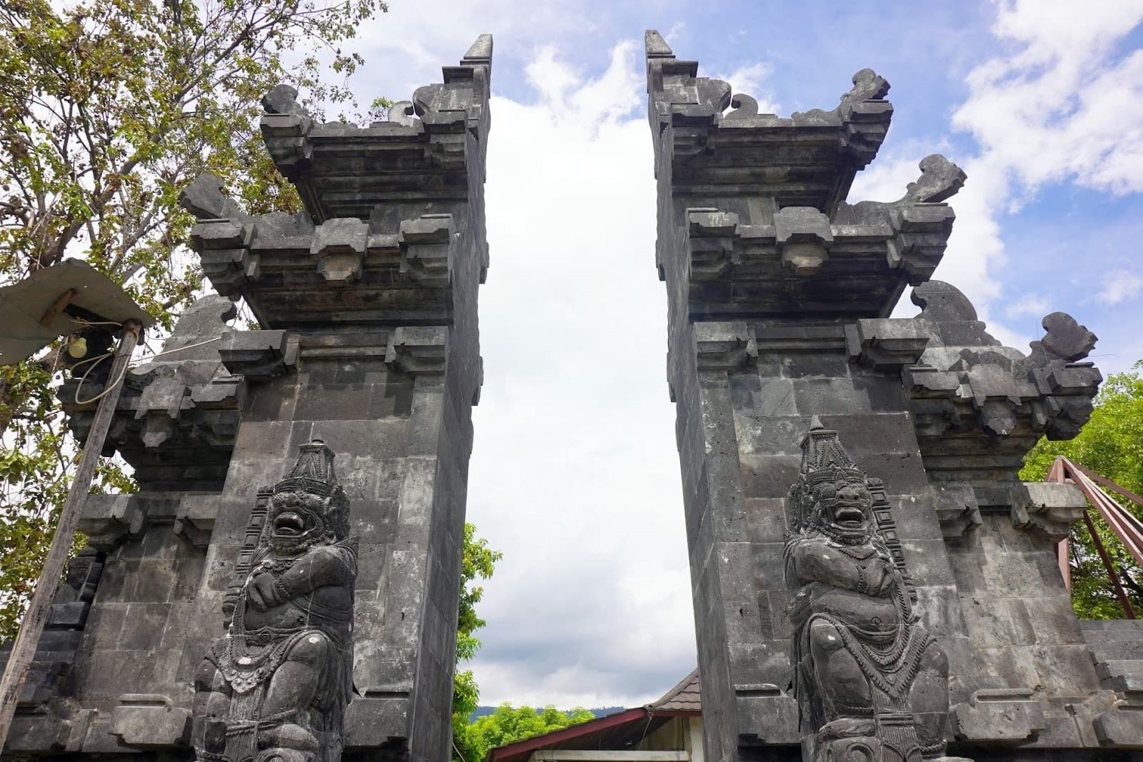 Pura Girinatha - Image 1