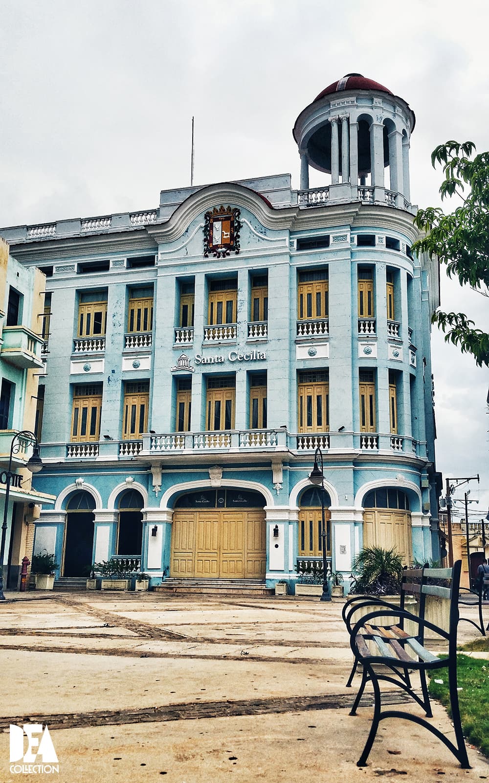 Santa Cecilia Convention Center - Image 1