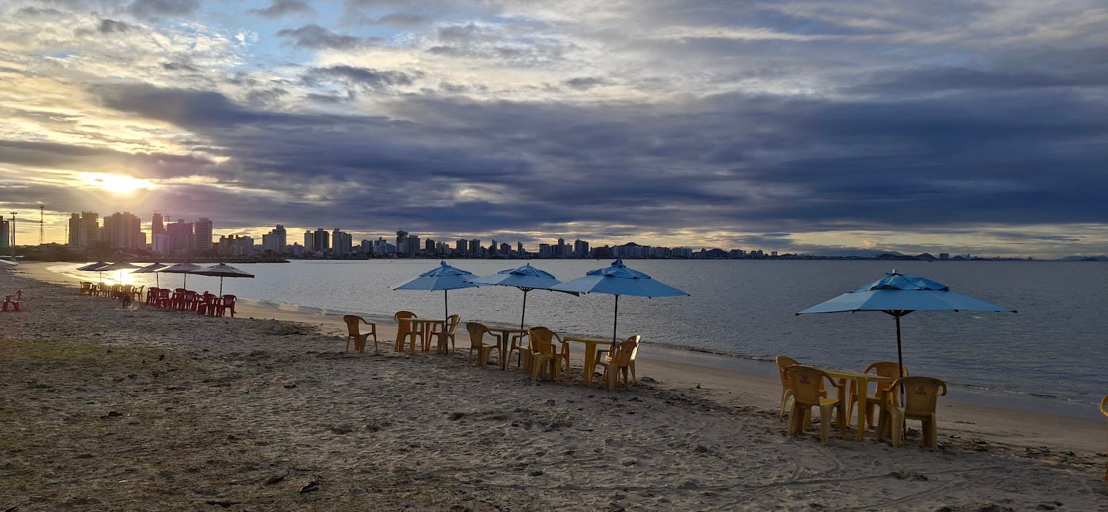 Orla de Praia Alegre - Image 1