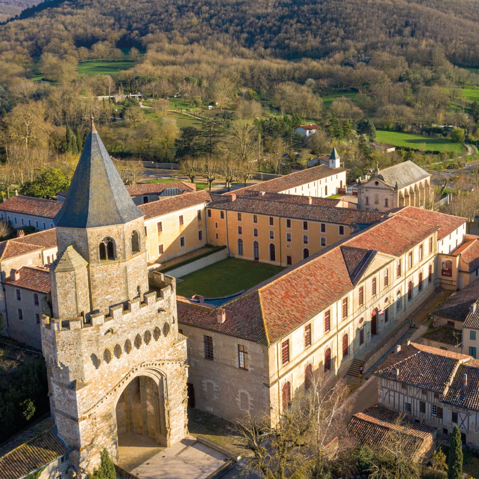 Abbaye-école de Sorèze & Dom Robert Museum - Image 1