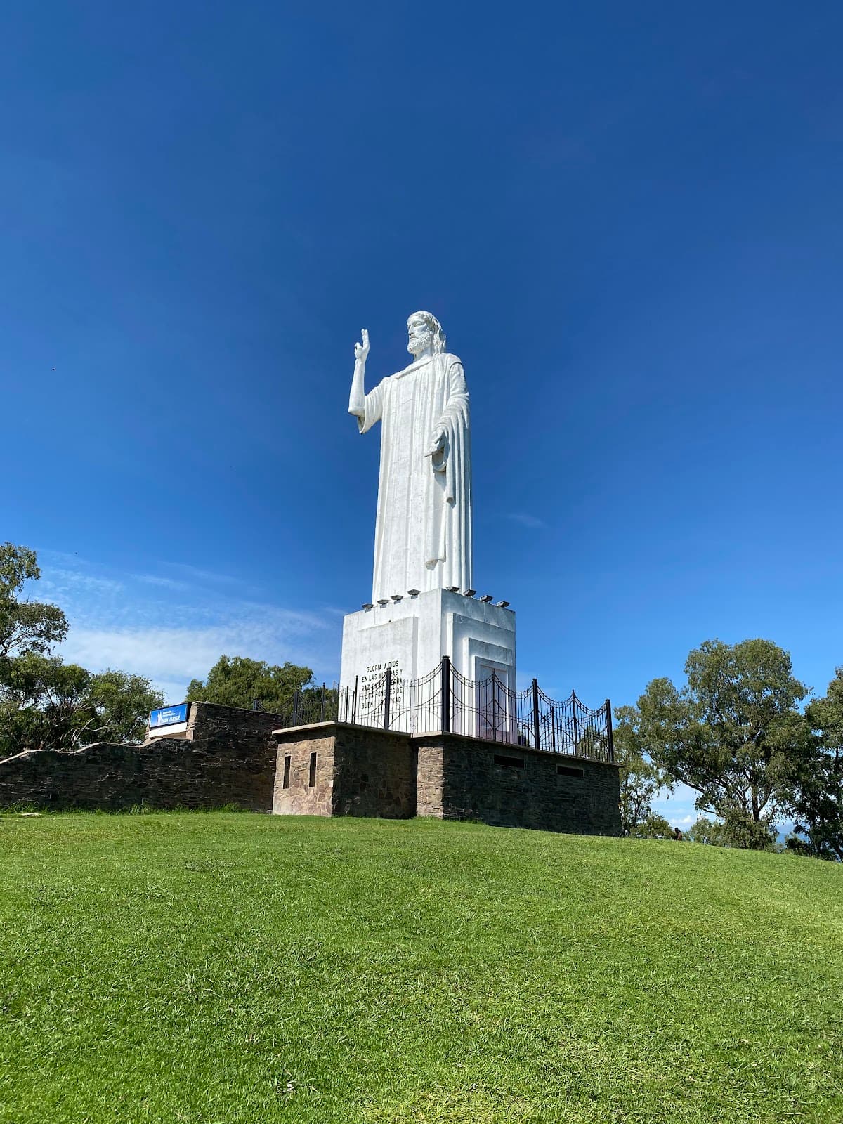 Cristo Bendicente Cerro San Javier - Image 1