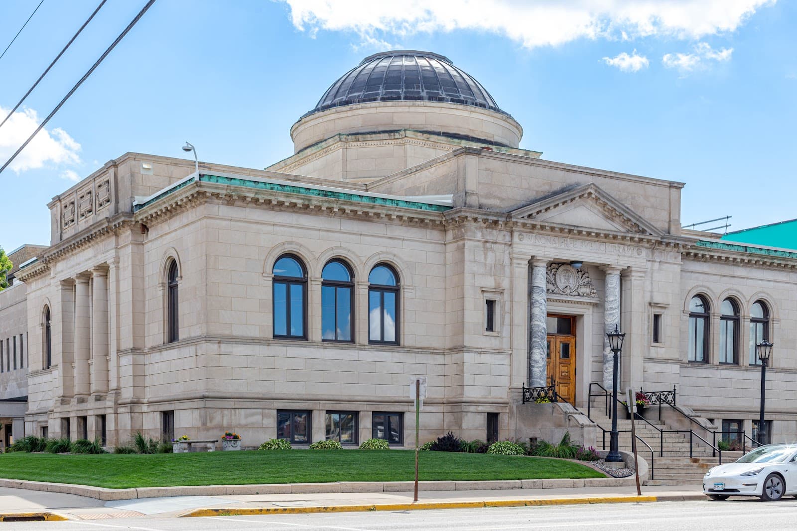 Winona Public Library (Carnegie) - Image 1