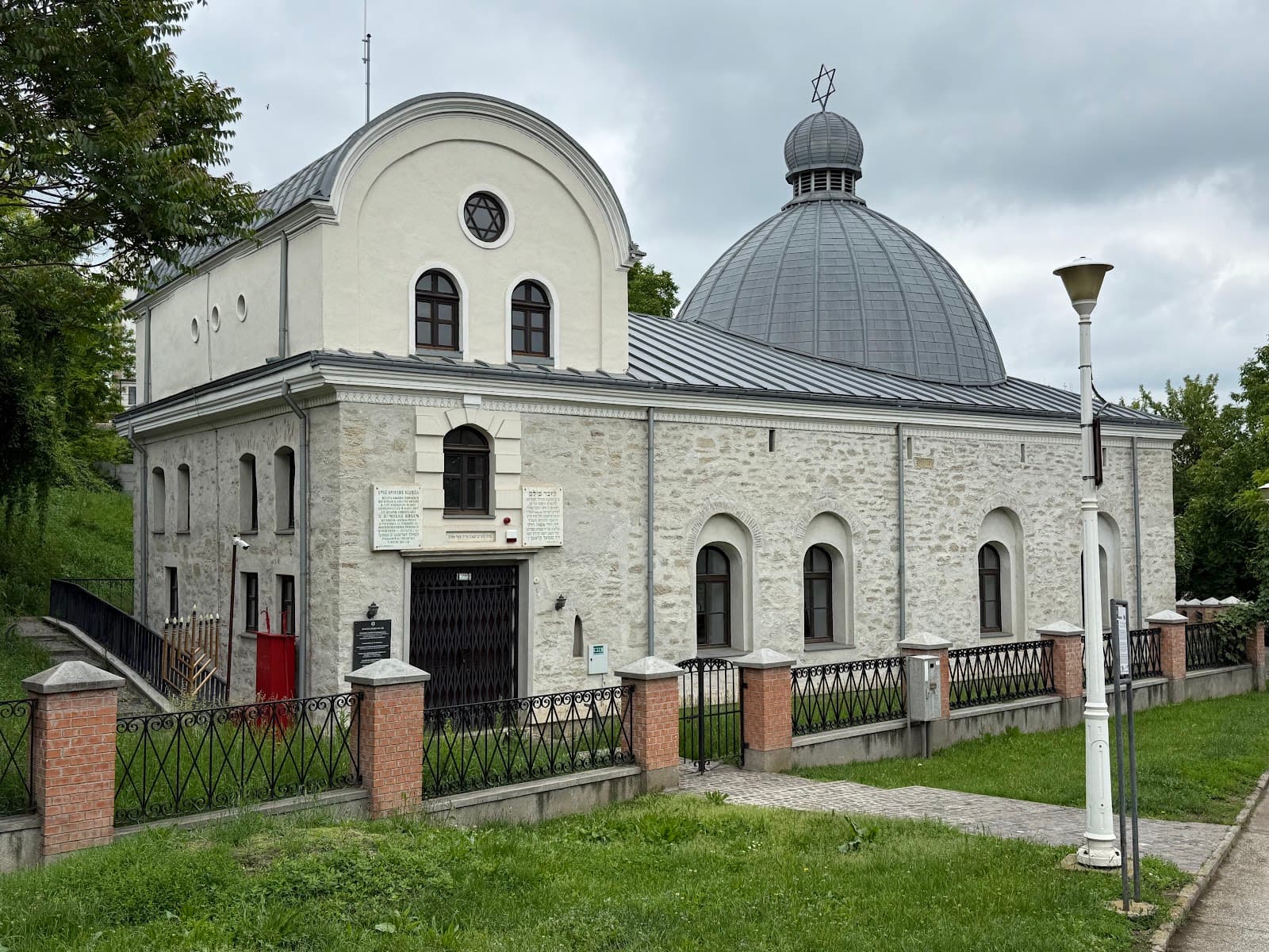 Great Synagogue of Iași - Image 1