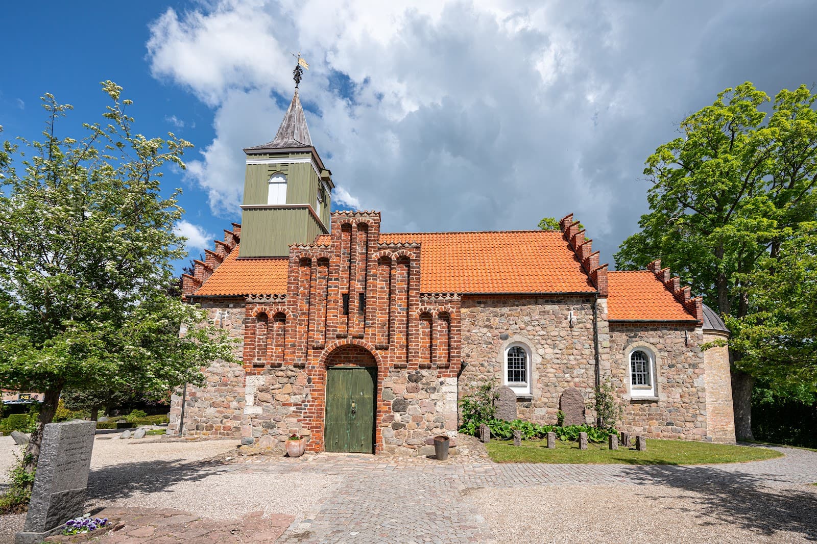 Nødebo Church - Image 1