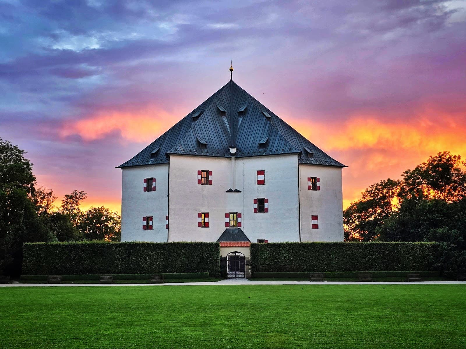 Letohrádek Hvězda - Image 1