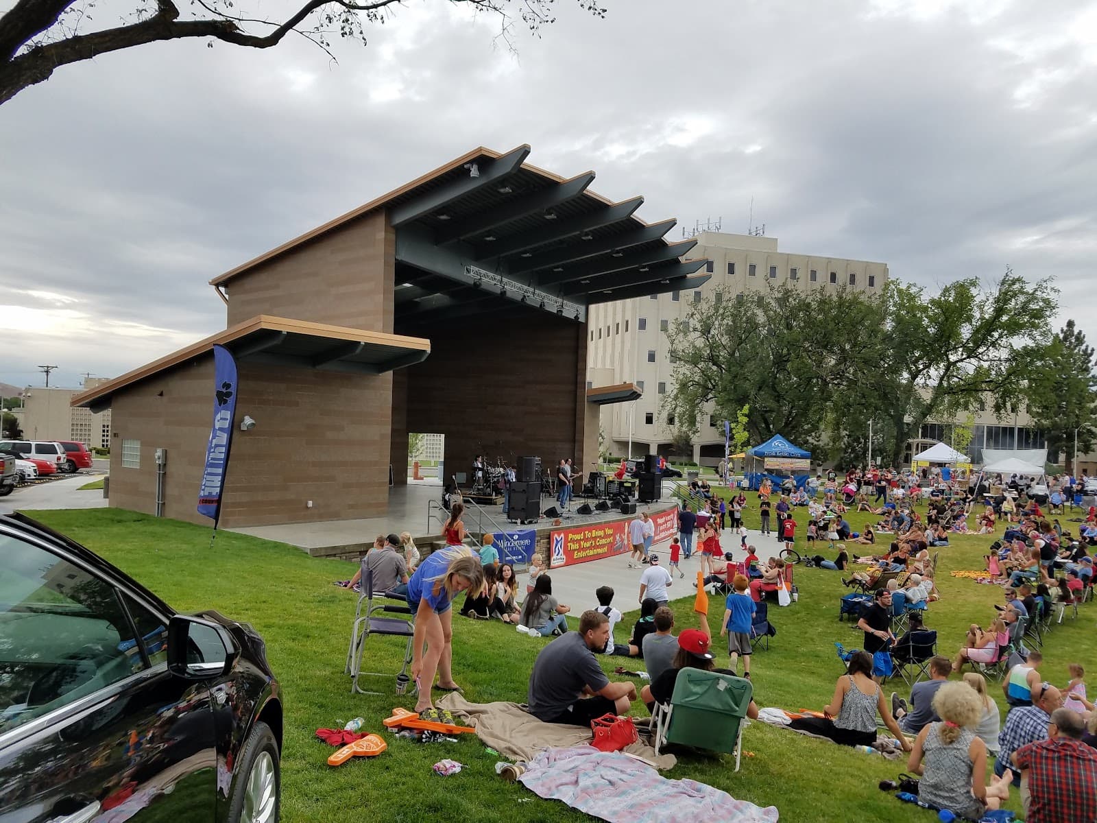 John Dam Plaza - Image 1