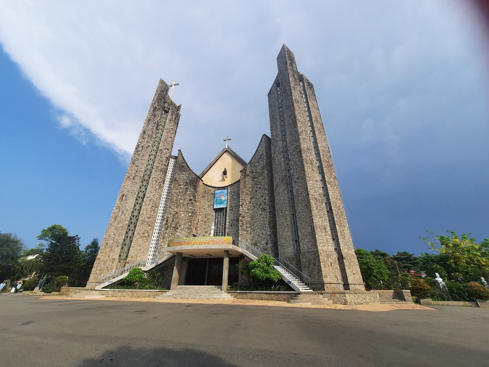 Phu Cam Cathedral Hue - Image 1