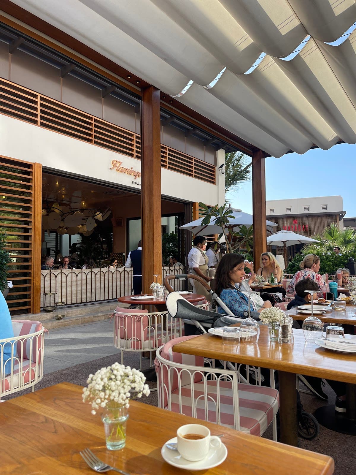 Flamingo Room by Tashas - Image 1