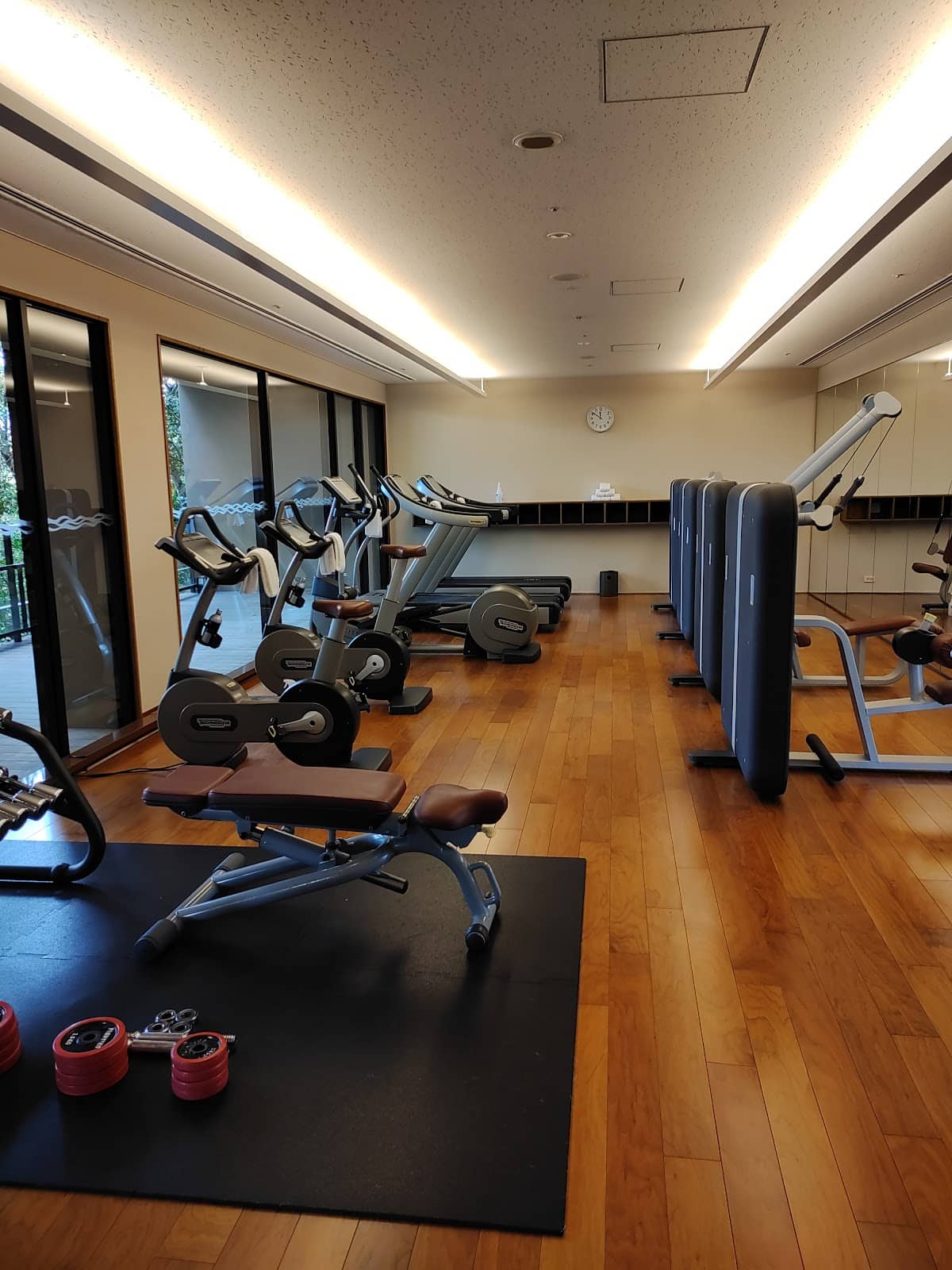 Club Lounge Access
