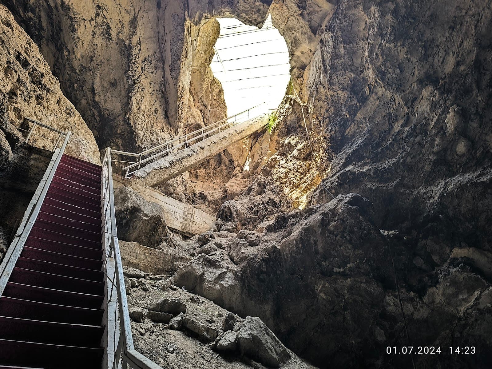 Kow-Ata Underground Lake - Image 1