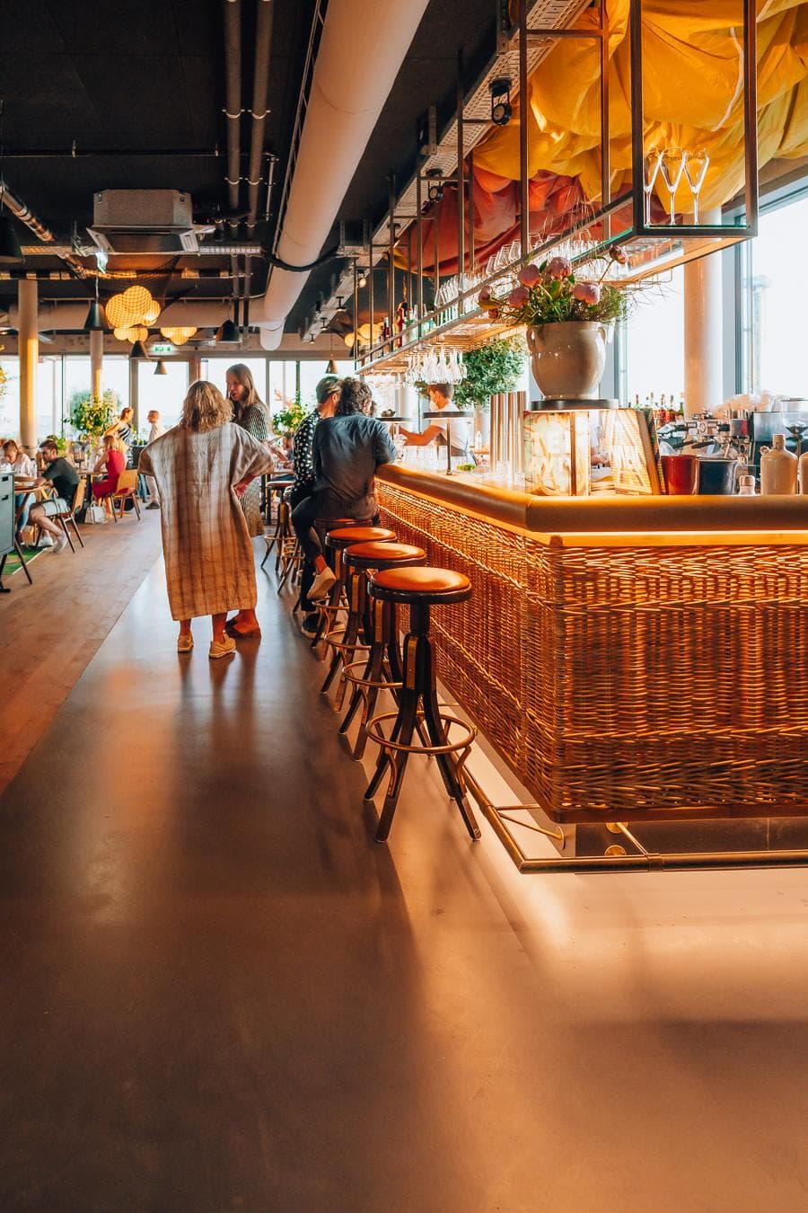 Neni Prater - Image 1