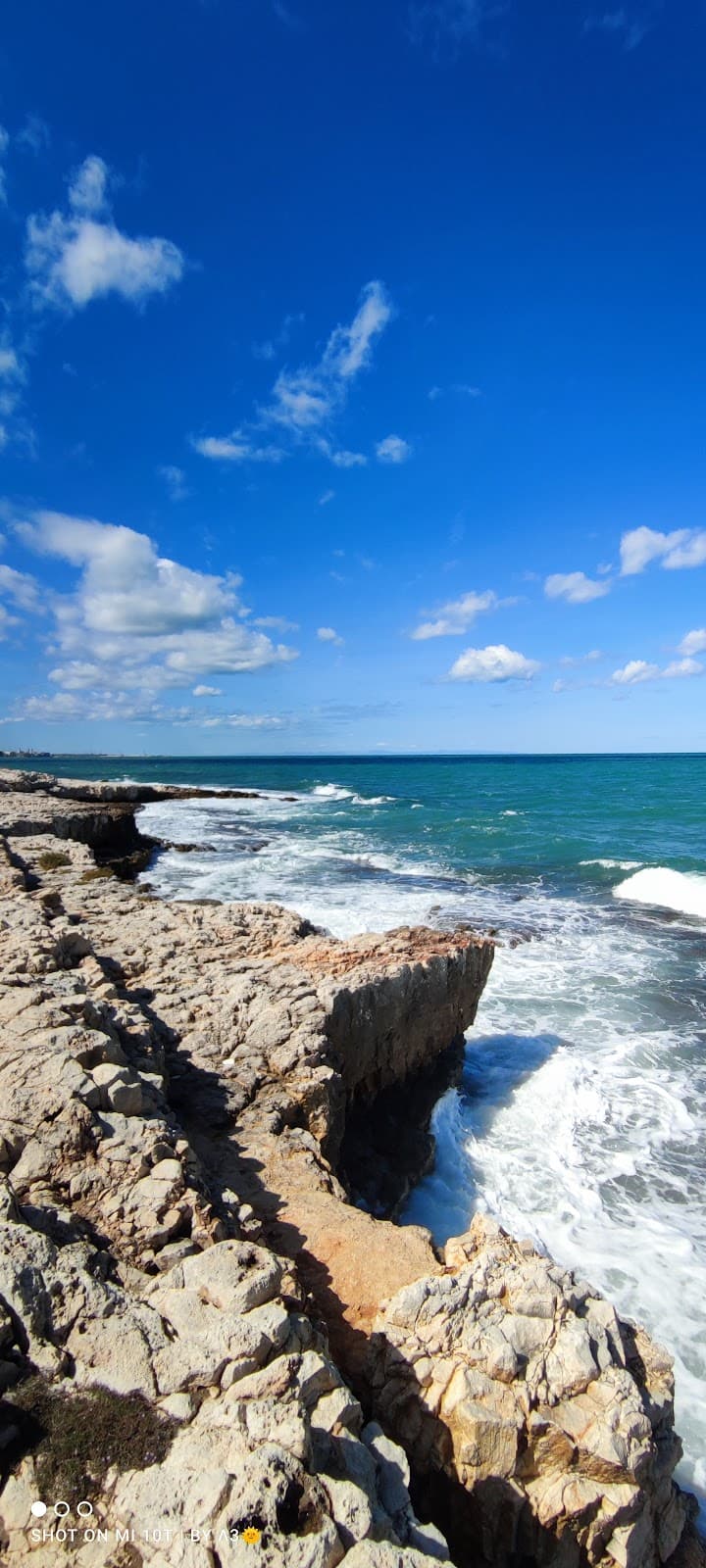 Il Gavetone (rocky swimming area) - Image 1