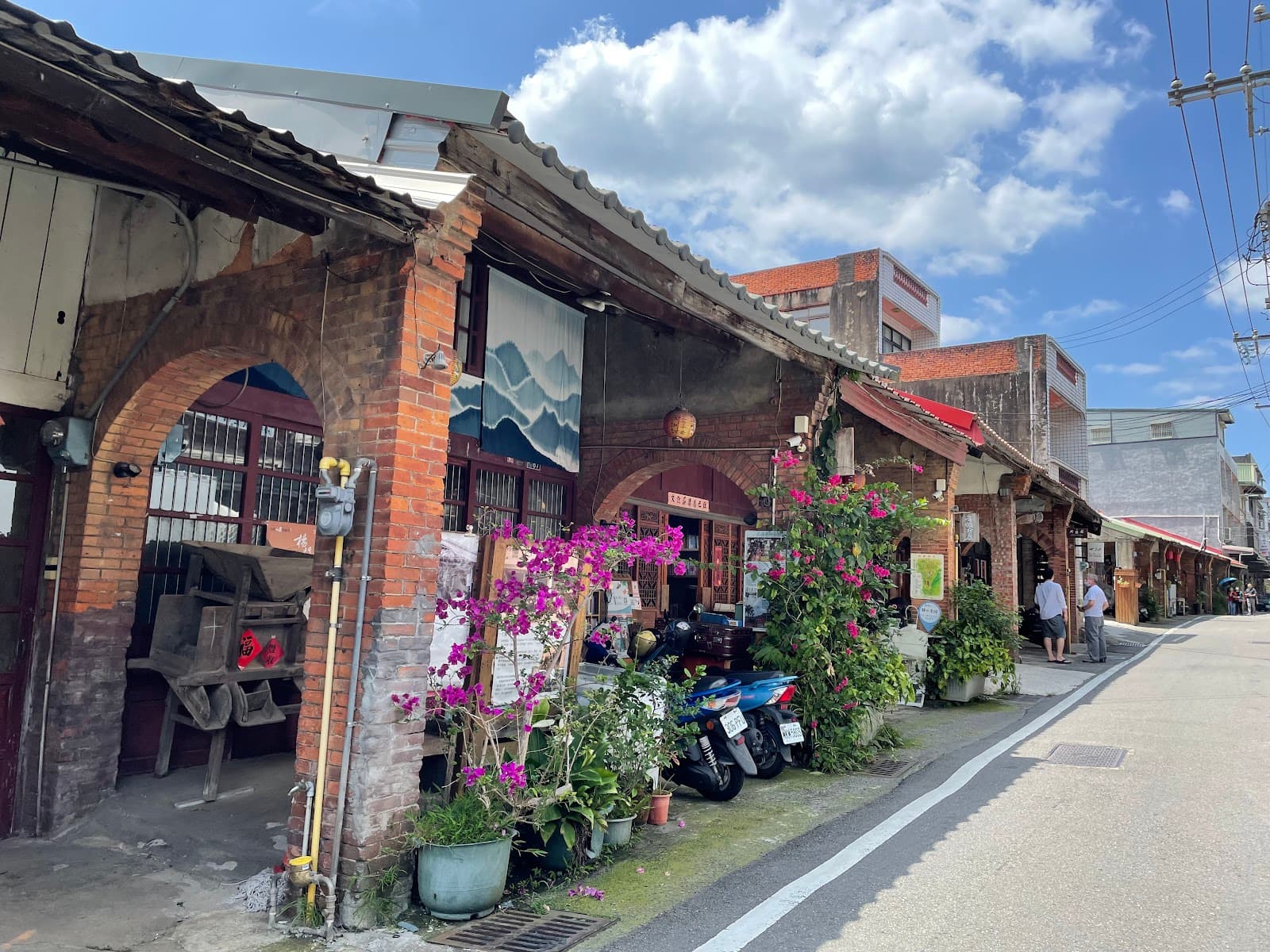 Guanxi Old Street - Image 1