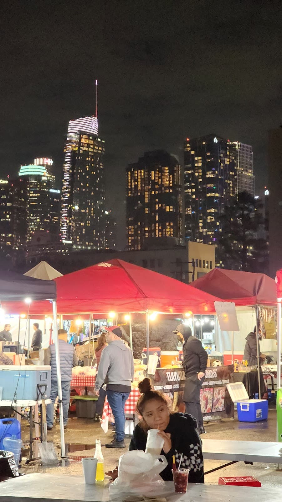 Night Market El Gato - Image 1