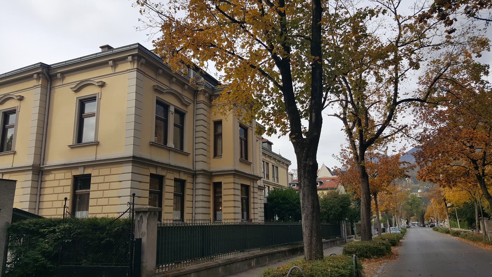 Saggen Villa Quarter - Image 1