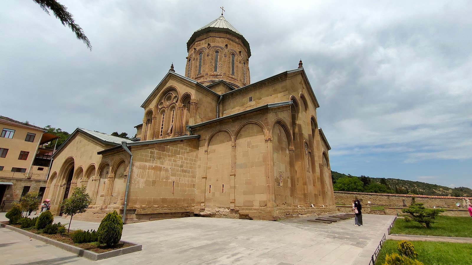 Tsitsamuri Necropolis and Church of St. Archangels - Image 1