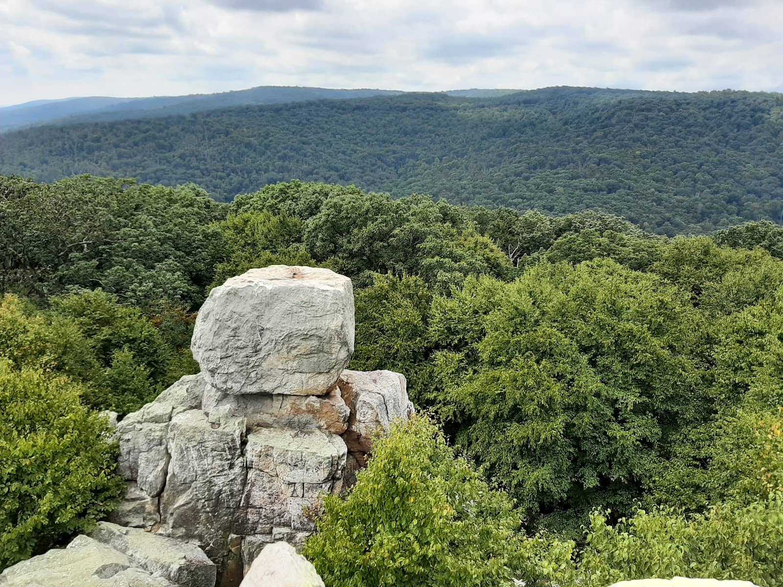 Wolf Rock Formations