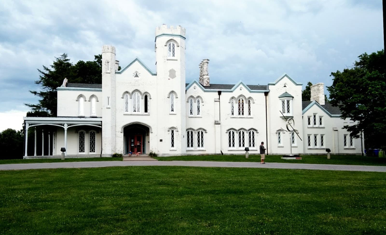 Loudoun House Lexington - Image 1