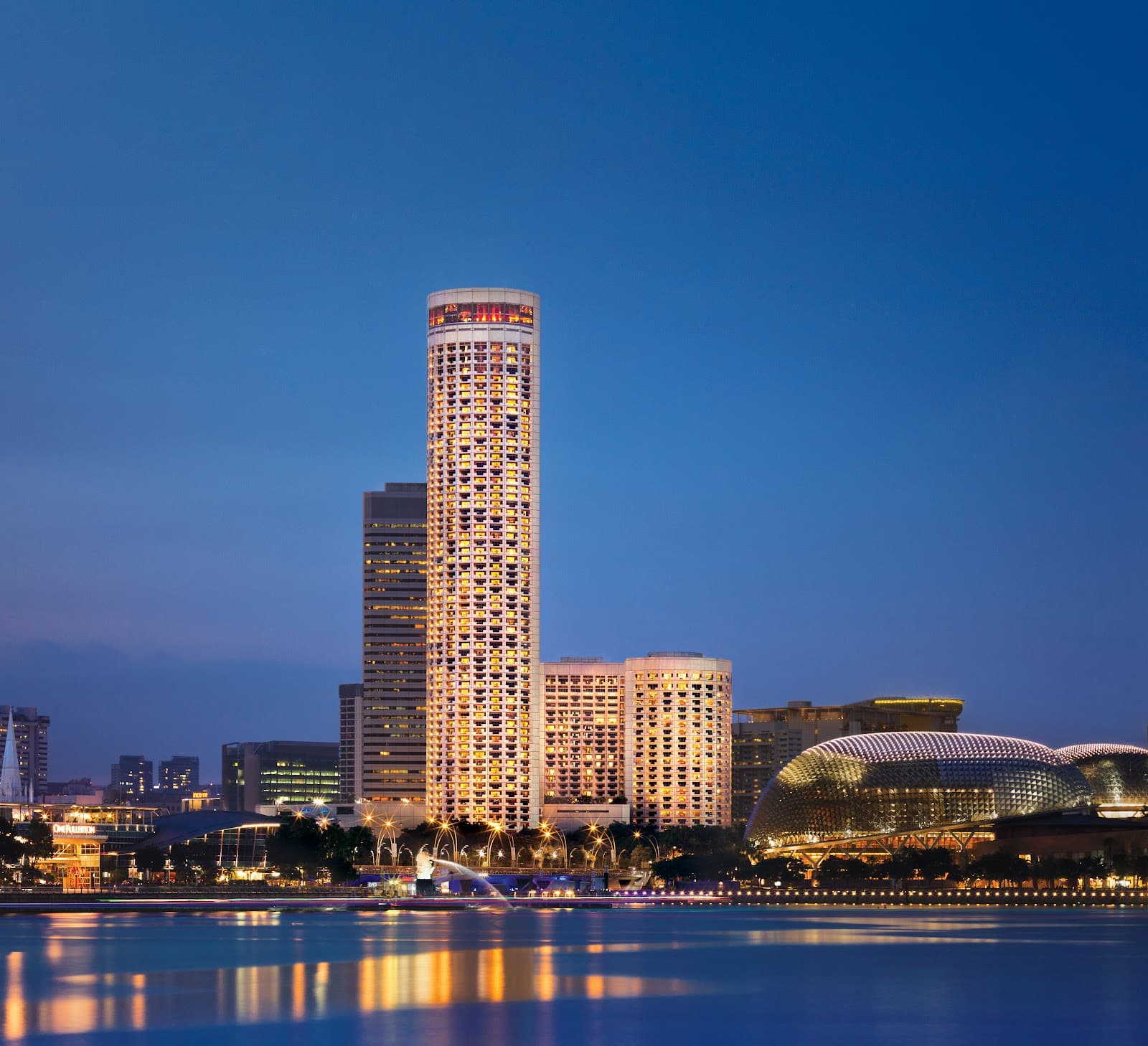 Swissôtel The Stamford - Image 1