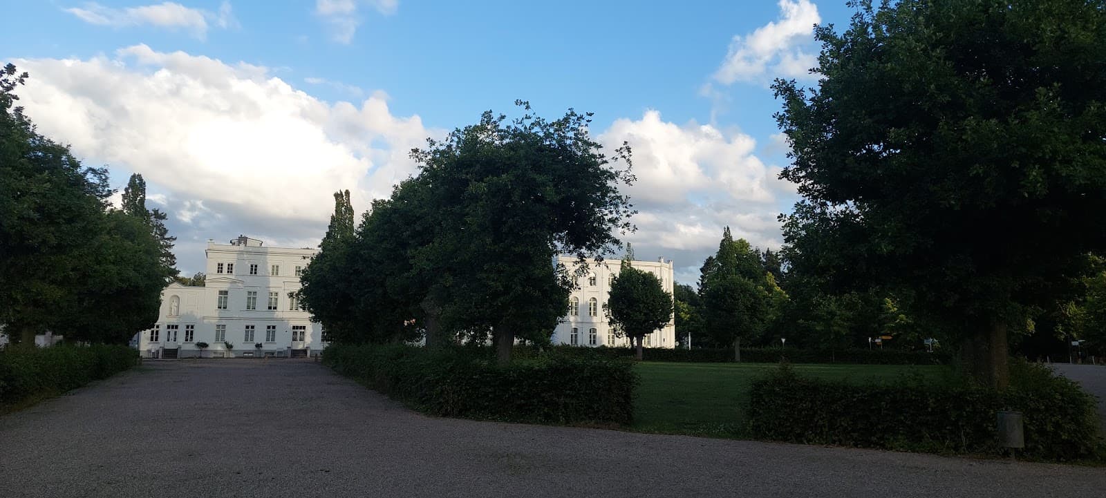 Putbus Circus - Image 1